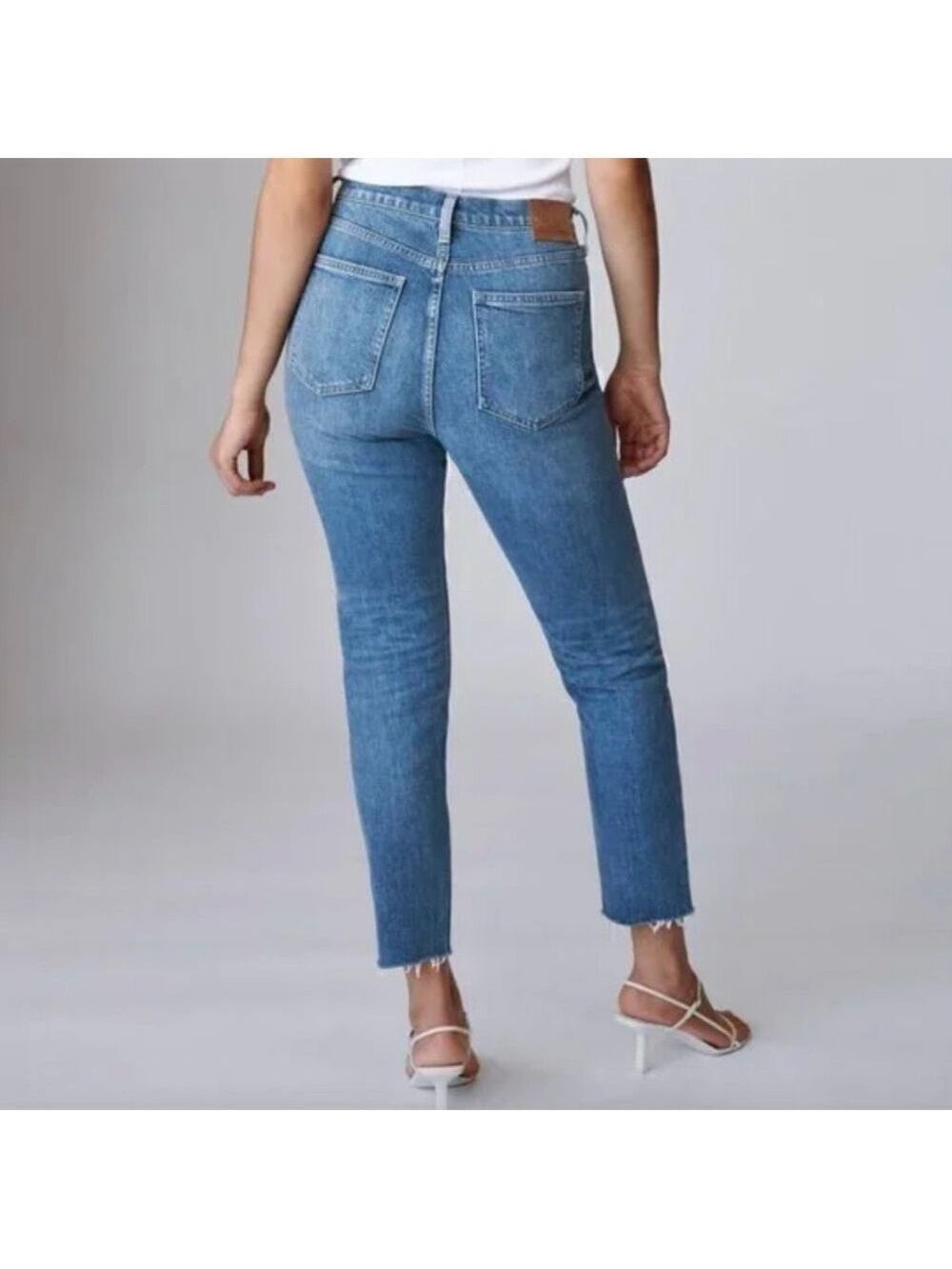Aritzia Denim Forum The Yoko High Rise Slim Jeans Raw Hem Size 24